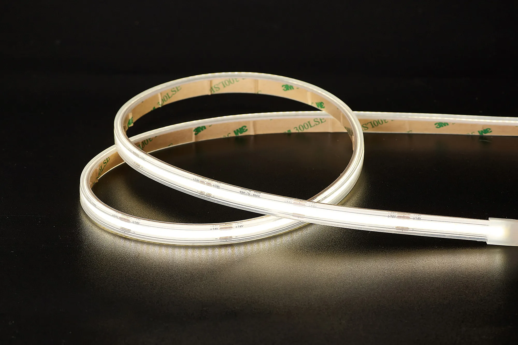 DX700106  Axios Flow, 5mx8mm, 24V, 40W ,COB LED Strip,  800lm/m, 8W/m, 180°, 4000K. IP65.